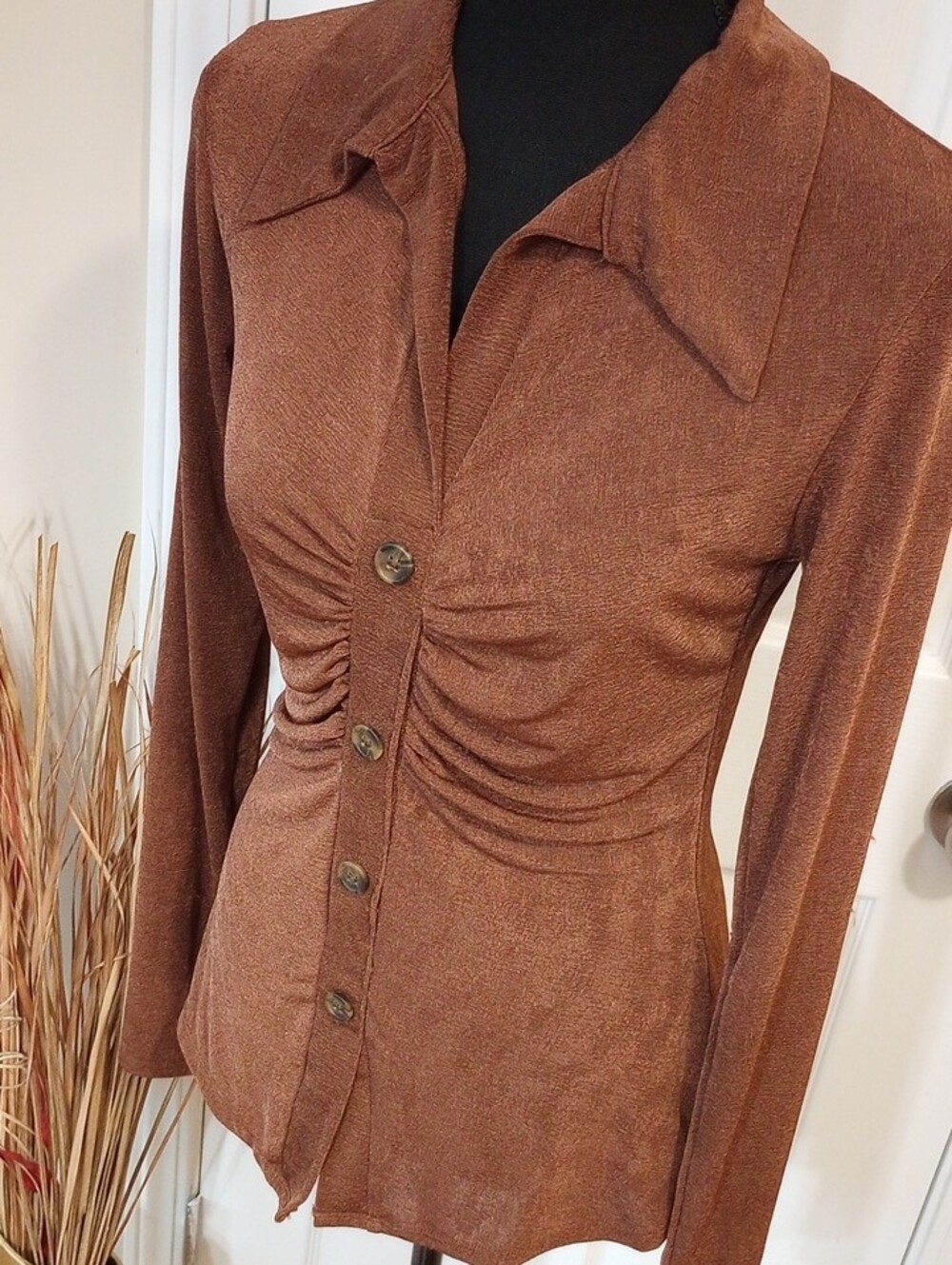 Long-Sleeve Ruched Button Front Dress in Rust - Picture 3 of 7